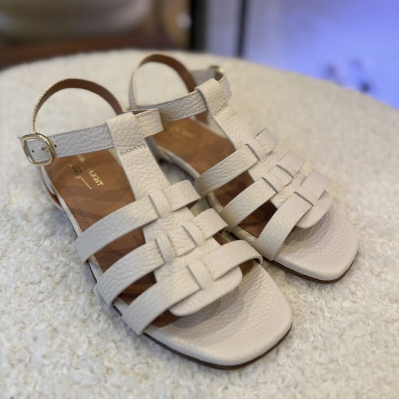 566-27P Beige