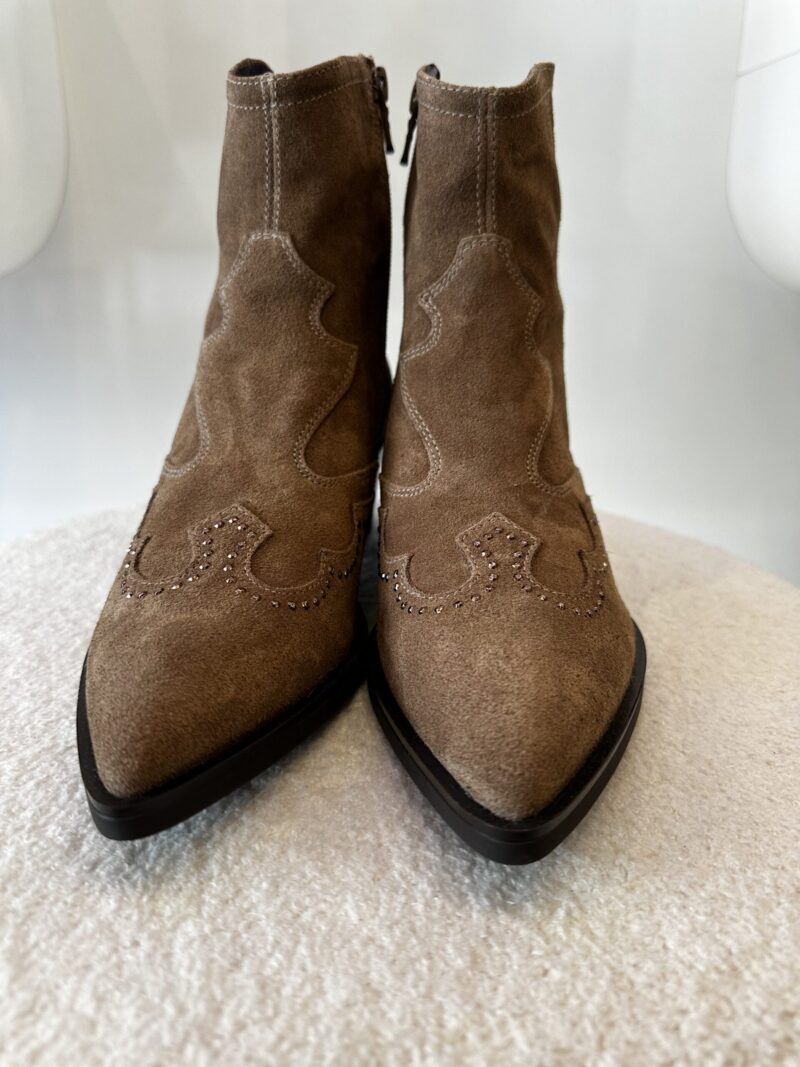 Nėrogiardini Boots Daim